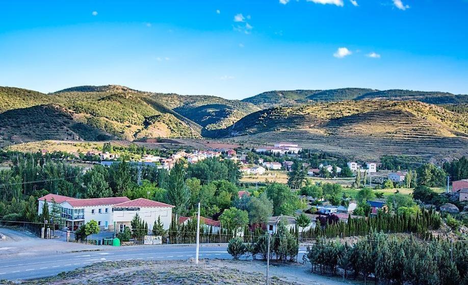 מלון מנסנרה Camping Sierra De Javalambre מראה חיצוני תמונה
